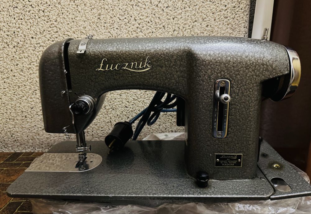 Maszyna do szycia Łucznik 91 Zakłady metalowe Waltera Radom