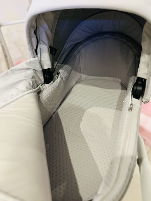 Продам коляску anex m/ tyre