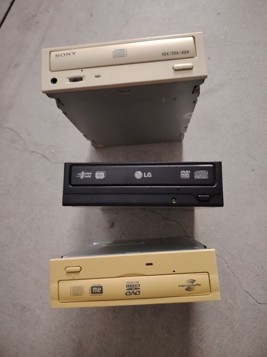 Unidades de DVD para venda em conjunto ou separados