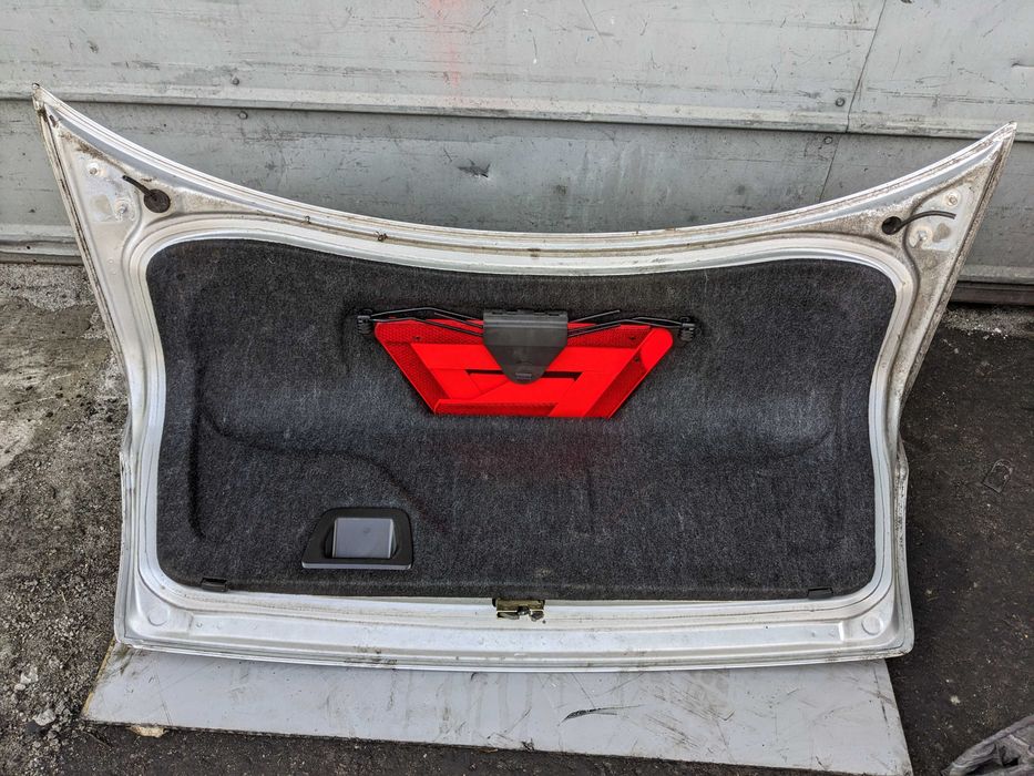 Audi A4 B5 Sedan Klapa Pokrywa Bagażnika Tył Tylna Lakier LY7M