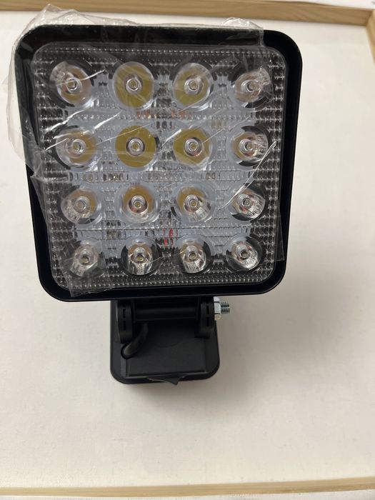 Лед лампа прожектор фонарь на акумулятор DeWalt