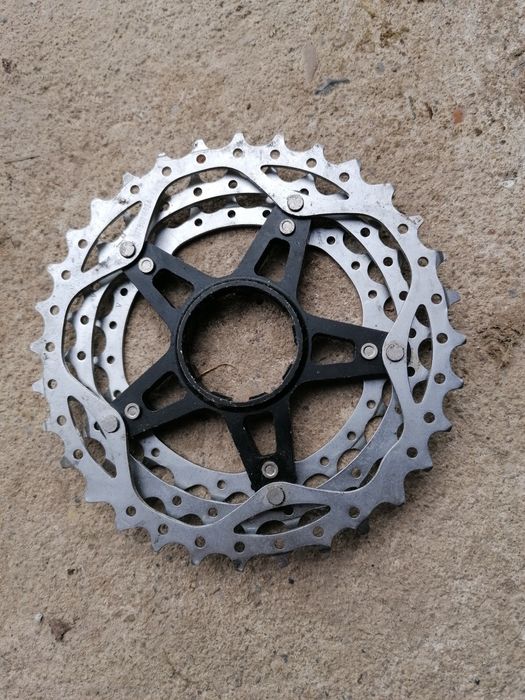 koronki pająk kasety  shimano ?   24 28 32 ,     3 blaty nowe
