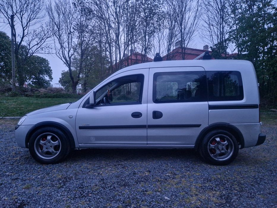 Opel Combo 5 osobowy Klima Alufelgi Elektryka Doinwestowany