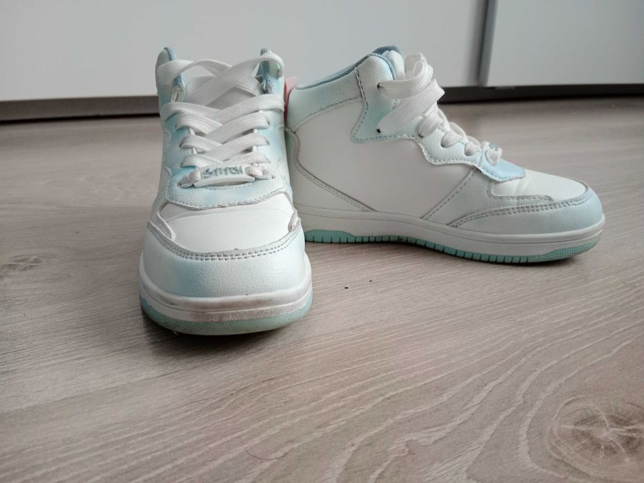 Buty dla dziewczynki Stich rozmiar 29- stan bardzo dobry