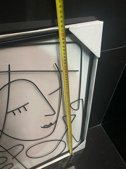 Wire Portrait Frame423210287880611842