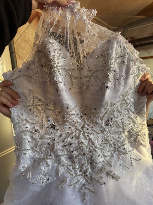 Весільна сукня, дуже гарна. В гарному стані. Недоліків не має