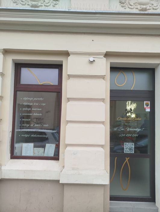 Podnajmę stanowisko manicure