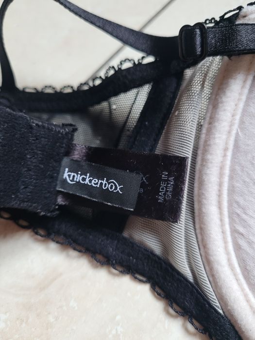 Czarny koronkowy stanik biustonosz 80B 36B Knickerbox bielizna damska