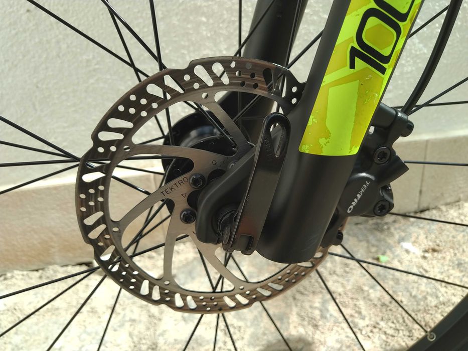 bicicleta BTT Decathlon Btwin Rockrider ST530