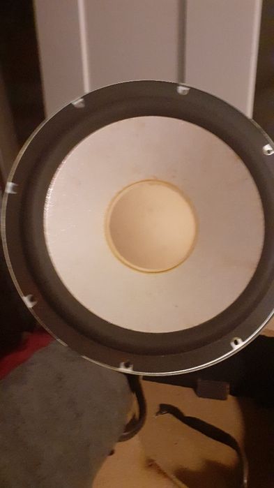 Coluna Sony grande e forte