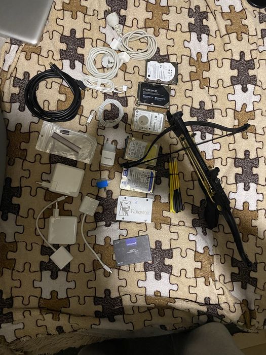 Продам все одним лотом або окремо ( Комплектуючі Apple )