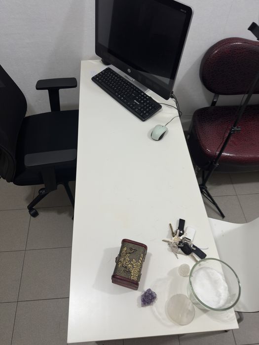Secretaria com gavetas