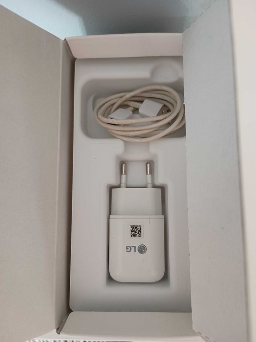 Telefon LGK42, stan idealny, oryginalne opakowanie