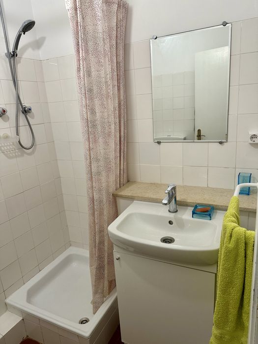 Quarto muito bom em T3 de ambiente tranquilo