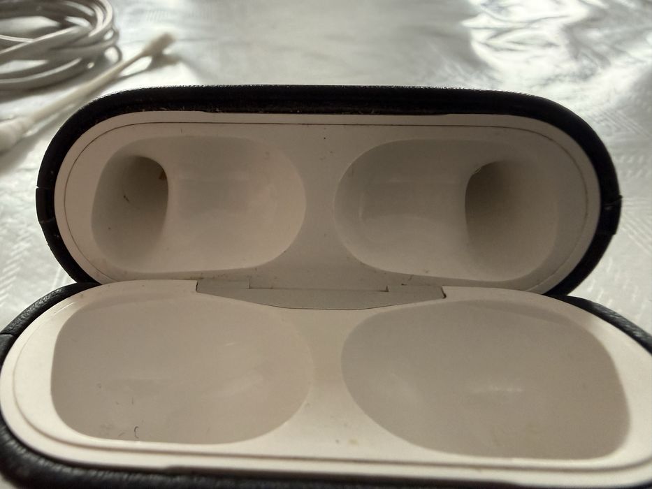 Air Podsy pro 2 skorzane etui.