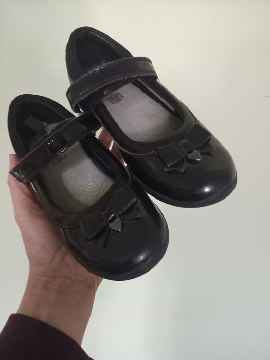 Туфлі для дівчинки в школу