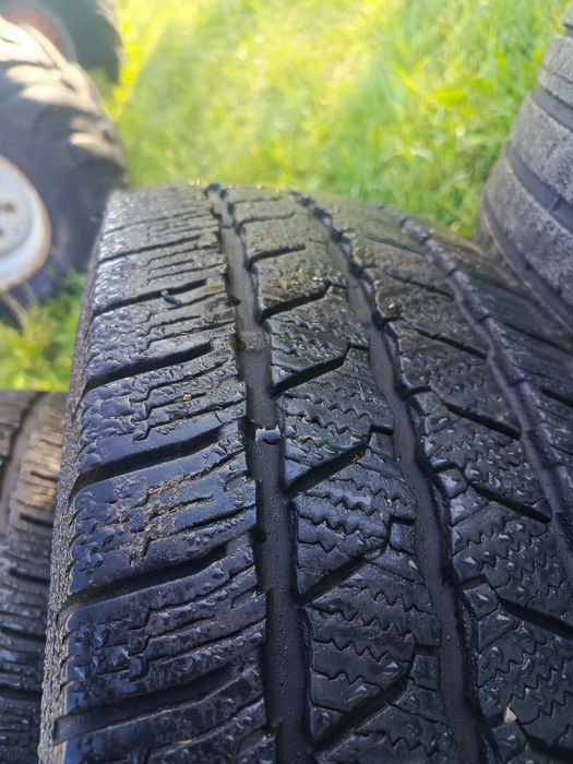 Opony  Continental 235/65/16C