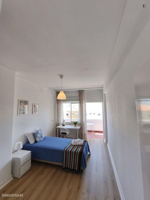 Quarto - localizado em Entrecampos Lisbon