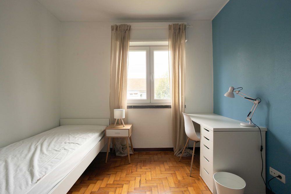 Quartos em Oeiras para estudantes — 5 MIN A PÉ DA NOVA SBE — DISPONÍVEIS IMEDIATAMENTE