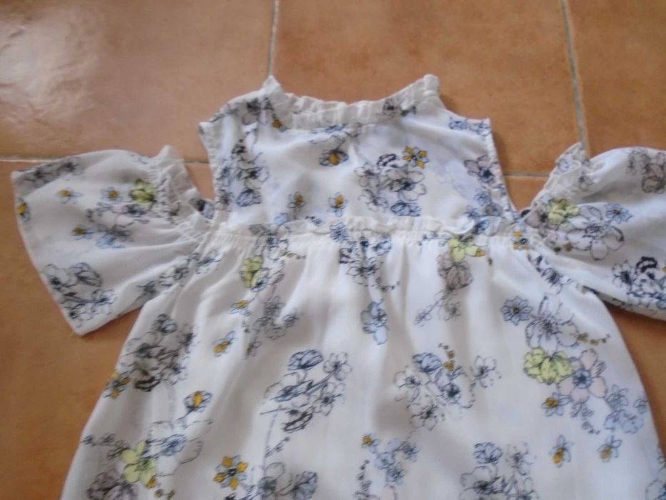 Saldos de loja. Blusa nova em tecido