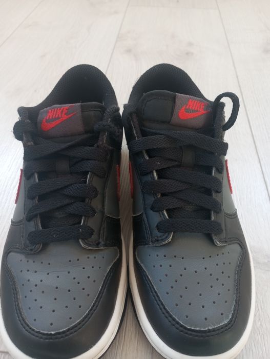 Кросівки фірми nike