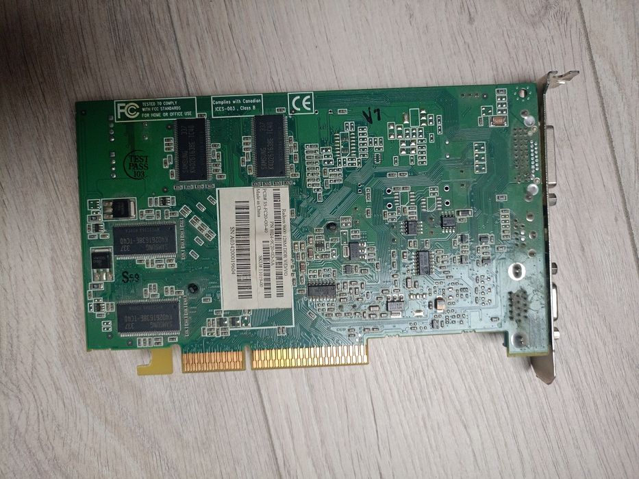 Karta graficzna SAPPHIRE ATI RADEON 9600 AGP i