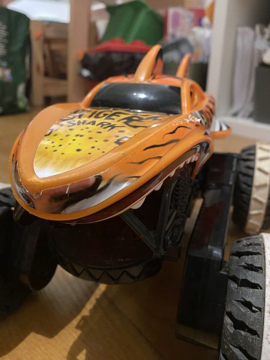 Hotwheels RC tiger Shark