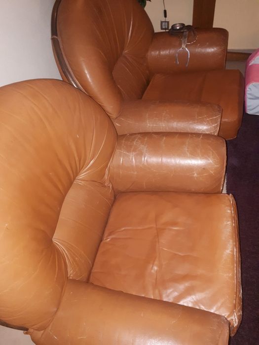 Sofá em pele natural vintage 3+1+1 em valadares