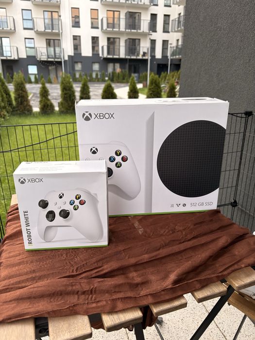 Xbox Series S 512GB + 2 pady – komplet, pudełka, stan bdb