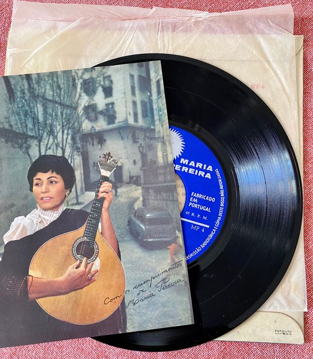 Vinil 45 RPM de Maria Pereira “Cor é Vida”