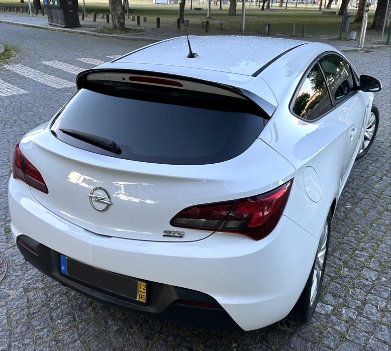 Opel Astra GTC J 2.0 CDTI 165cv