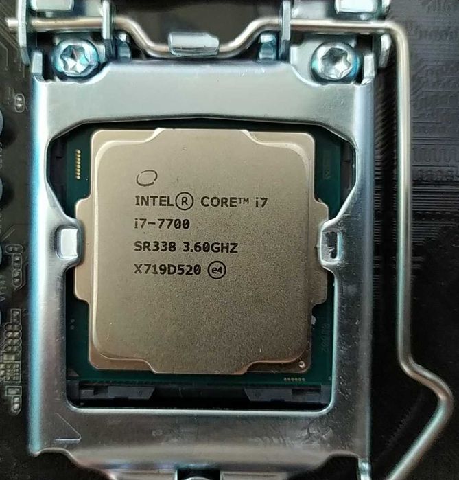 ASRock H110M-DVS R3.0 (процессора нет)