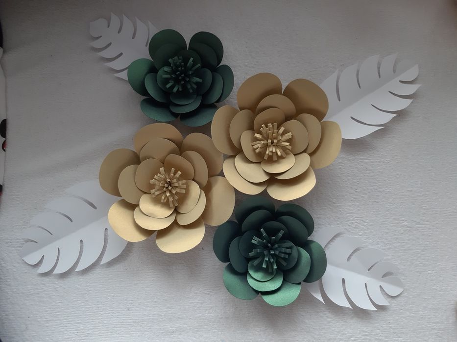 Kwiaty chanel 3D ścianka za parą młodą tło ślub