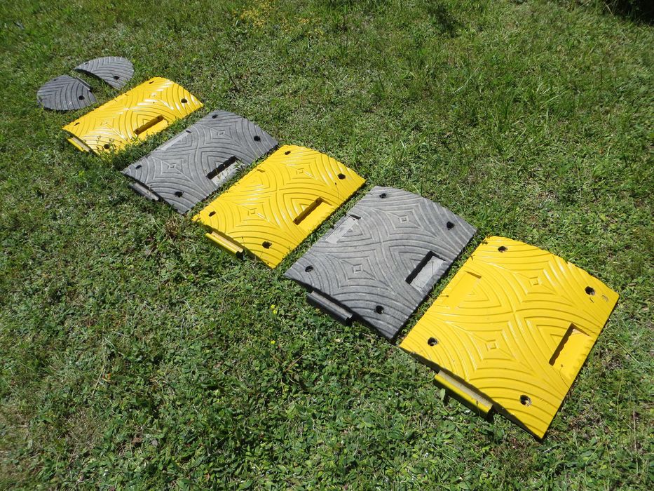 Próg zwalniający 3 metrowy Slowly5 ze śrubami montażowymi (1,5 mies)