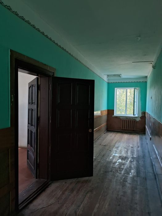 Двоповерхова будівля - 300 метрів від варшавської траси. Торгівля, шоурум, фасування, фулфілмент, склад