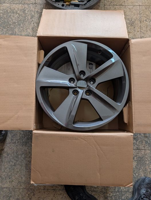 Jantes SEAT Leon FR novas na caixa originais 17"