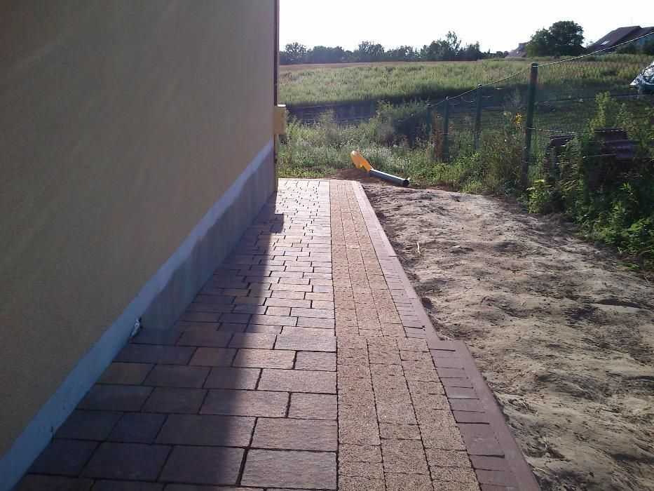 Brukarstwo - układanie kostki brukowej Bobcat Usługi