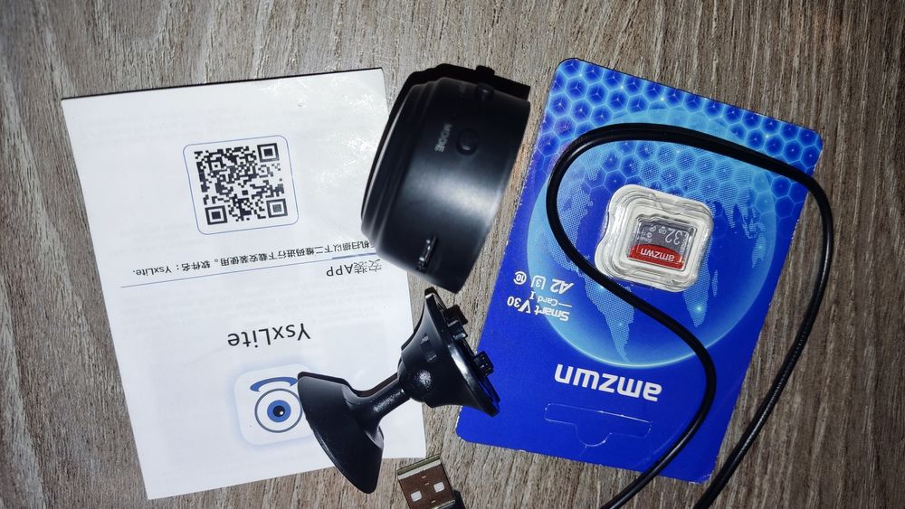 Миниатюрная камера с картой памяти