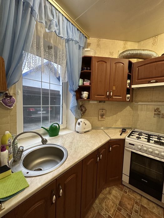 Продаж будинку на Стратосверній