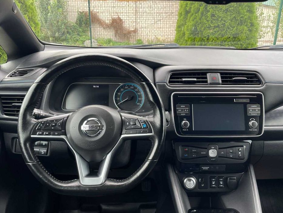 Продам  Nissan Leaf 2018. Можна в розстрочку, під викуп.