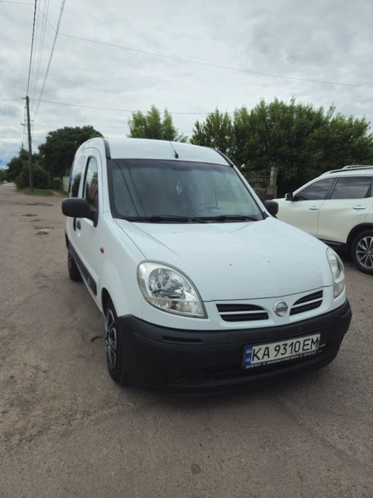 Nissan  1.6 газ/бензин АВТОМАТ
