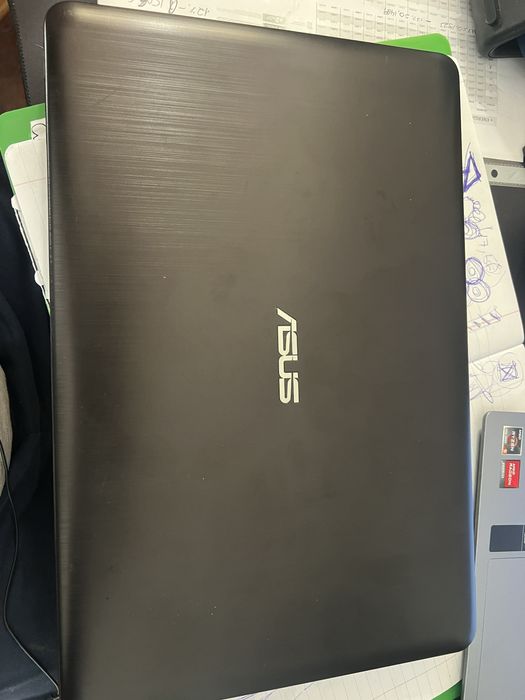 Portátil ASUS i5 | 8GB RAM | 1TB | 15,6” | Bom estado