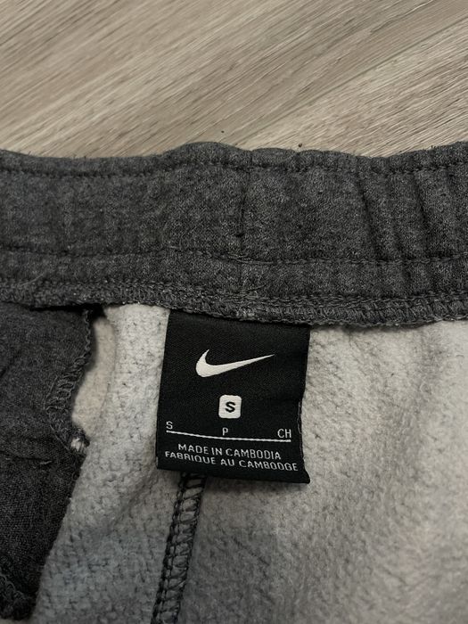 Спортивні штани Nike