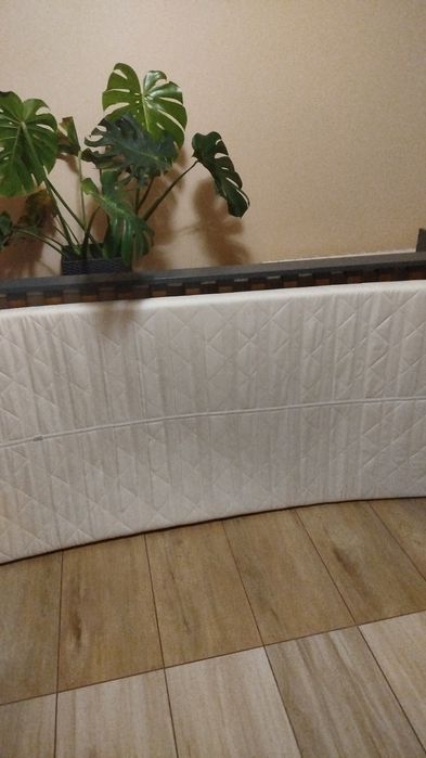 Sprzedam dwa łóżka w bardzo dobrym stanie