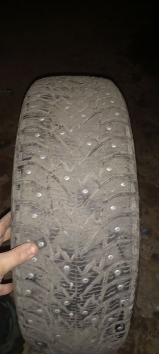 Шипована резина зима Bridgestone 195/65 R15
​Продам комплек