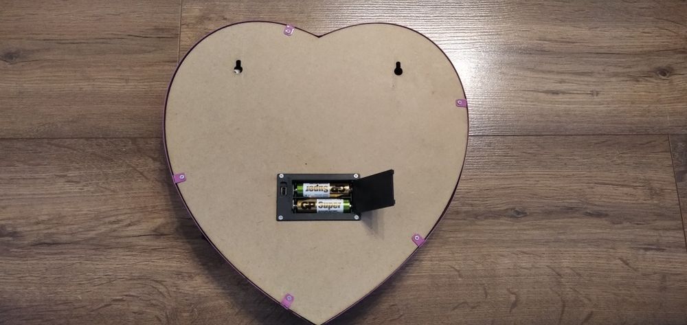 Lustro w kształcie serca do zawieszenia