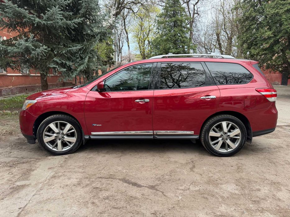 Nissan Pathfinder 2.5 гибрид  (R52)