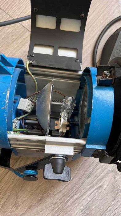 Arri 650w 3200k, Kino Flo Mini Flo 8" та 12" System Kit, софтбокс