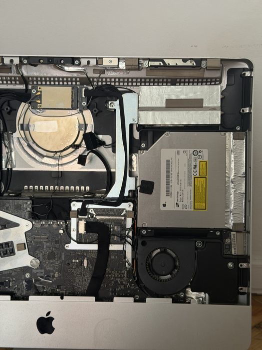 Apple iMac 21.5” A1311 – liga – para peças ou reparação