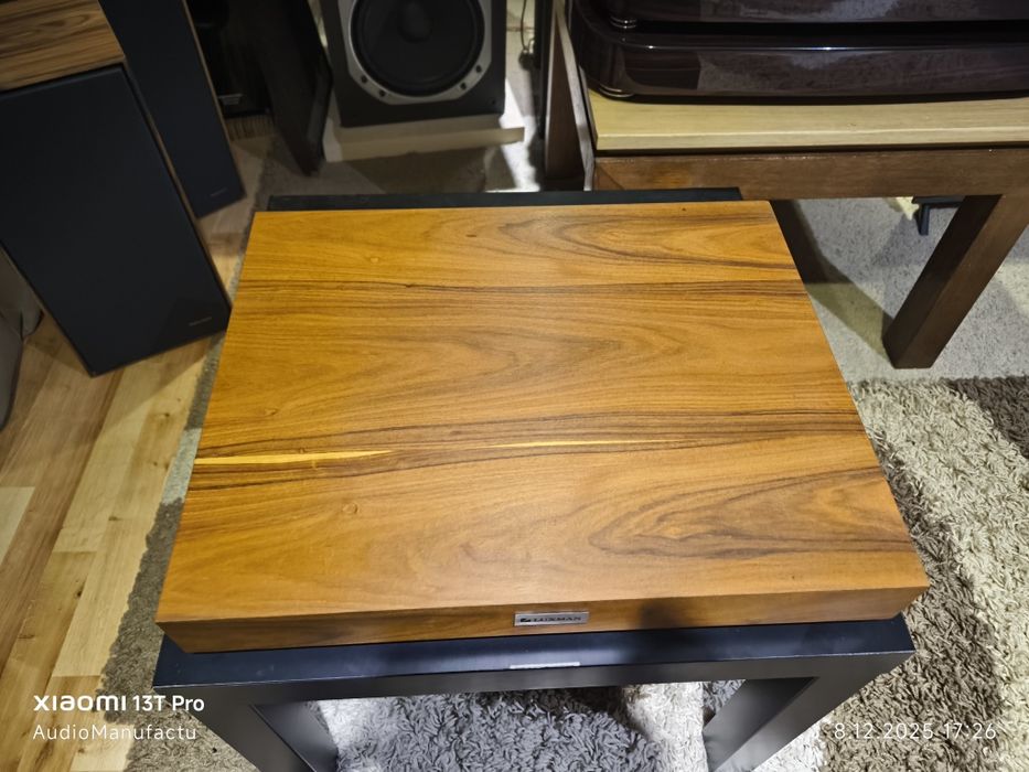 Thorens / Luxman/Pioneer.